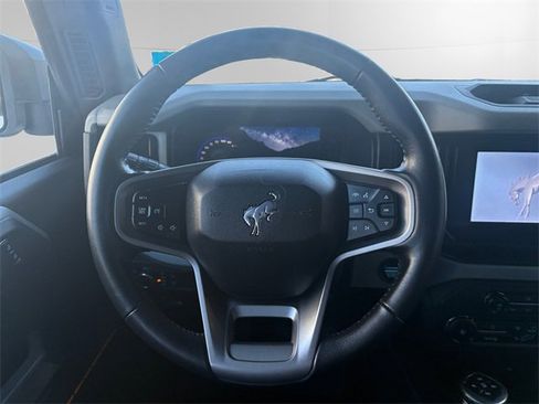 Used 2022 Ford Bronco Badlands image 12