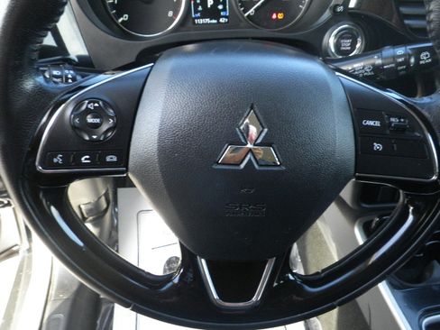 Used 2017 Mitsubishi Outlander SEL image 17