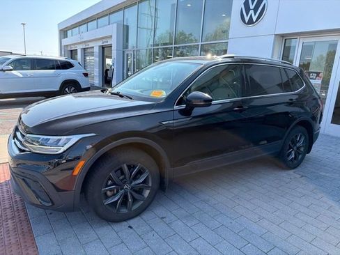 Used 2024 Volkswagen Tiguan SE FWD image 4