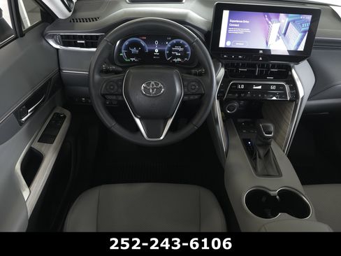Used 2024 Toyota Venza Limited AWD/4WD image 13