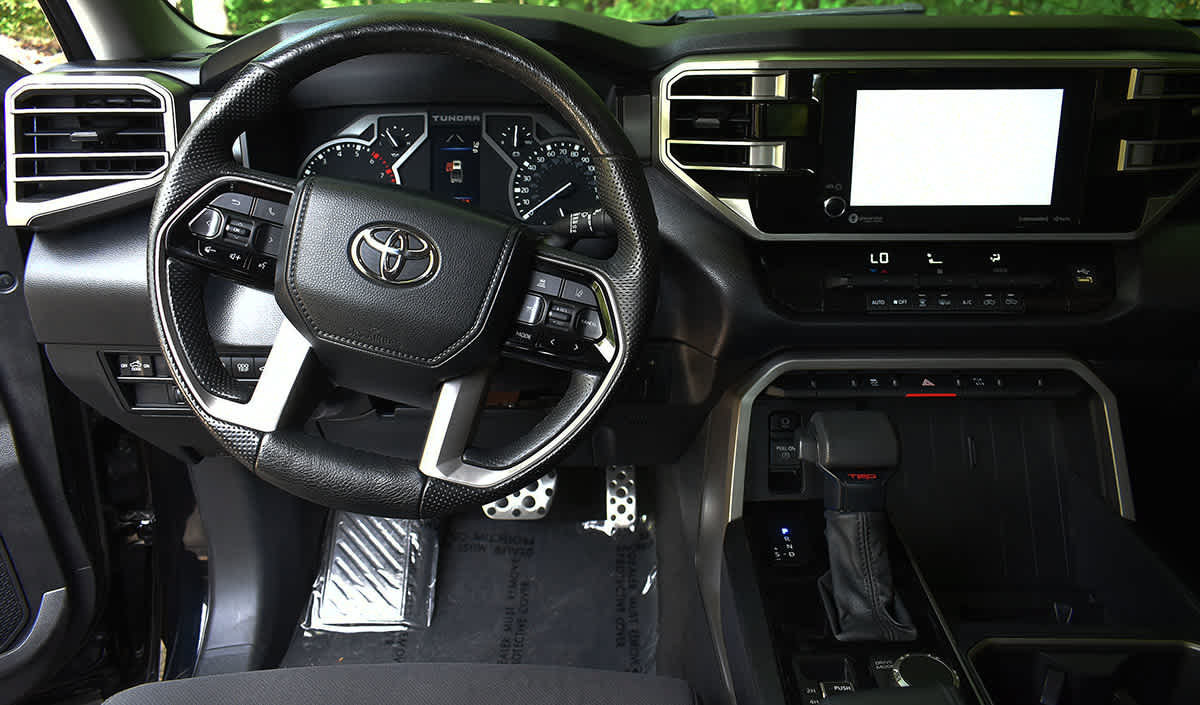 Used 2022 Toyota Tundra SR5 AWD/4WD image 12