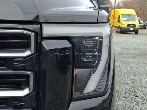 Used 2024 GMC Sierra 2500 AT4 w/ Technology Package image 7