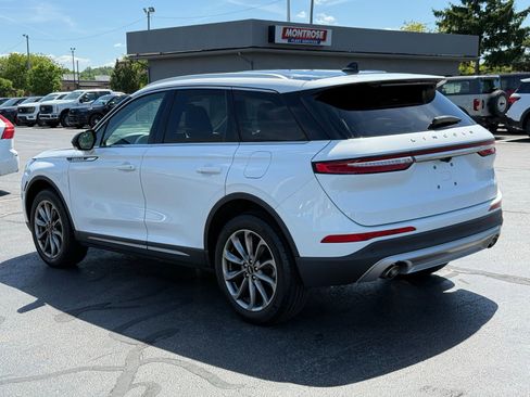 Used 2022 Lincoln Corsair AWD w/ Premium Package image 6