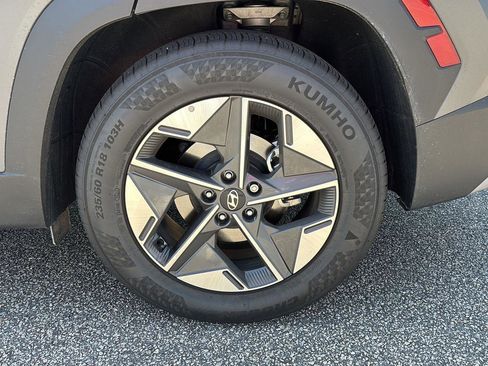 Used 2025 Hyundai Tucson SEL FWD image 6