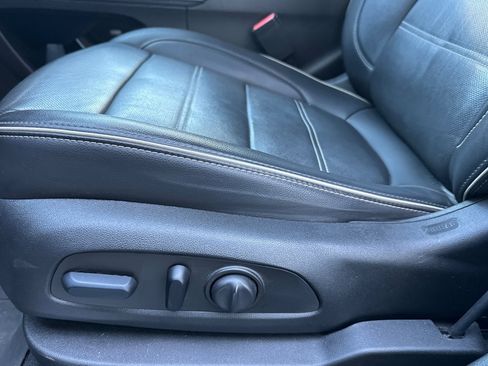 Used 2023 GMC Acadia Denali w/ Black Diamond Edition image 14