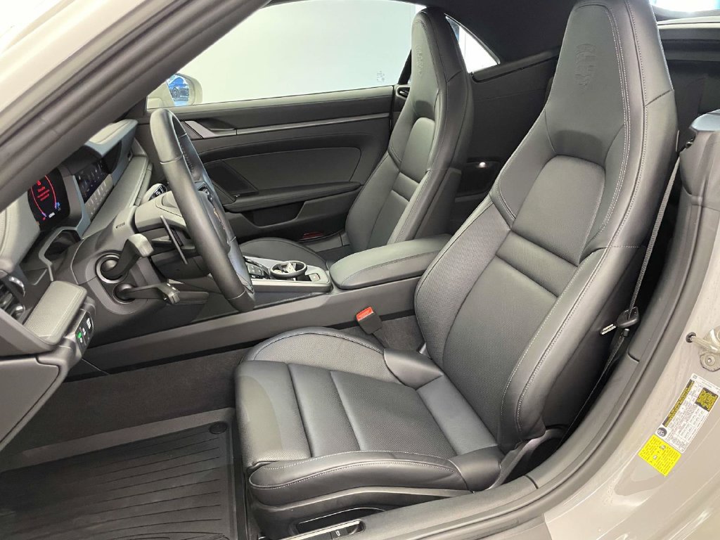 Used 2026 Porsche 911 Carrera RWD image 5