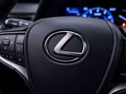 Used 2021 Lexus UX 200 w/ Accessory Package (Z1) image 31