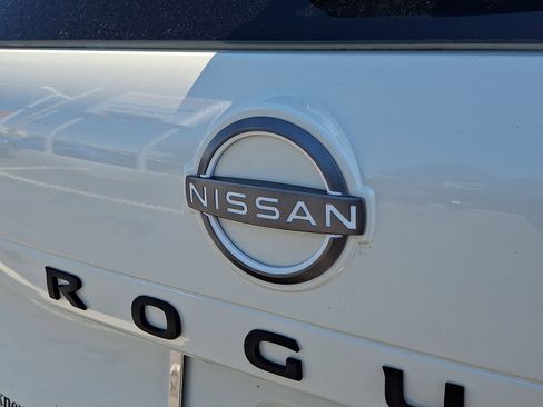 Certified 2023 Nissan Rogue SV w/ SV Premium B Package AWD/4WD image 30