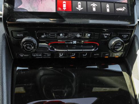 New 2025 Jeep Grand Cherokee Limited w/ Luxury Tech Group II image 22