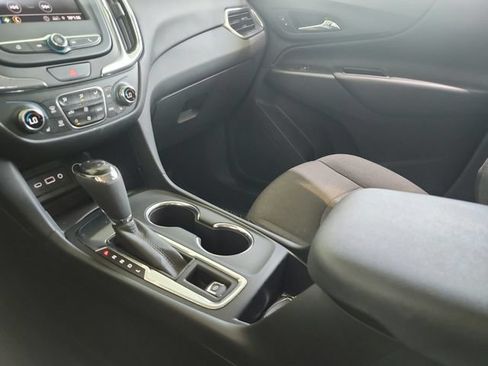 Used 2020 Chevrolet Equinox LT w/ Driver Convenience Package FWD image 10