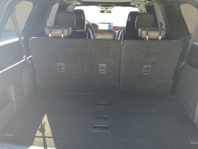 Used 2023 Lincoln Navigator L Reserve AWD/4WD image 7