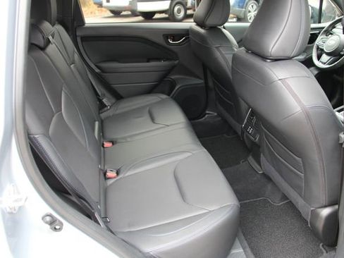 Used 2025 Subaru Forester Limited AWD/4WD image 33
