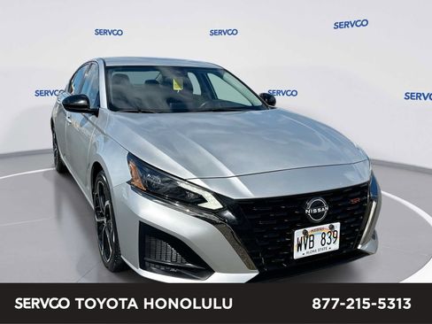 Used 2023 Nissan Altima 2.5 SR FWD image 1