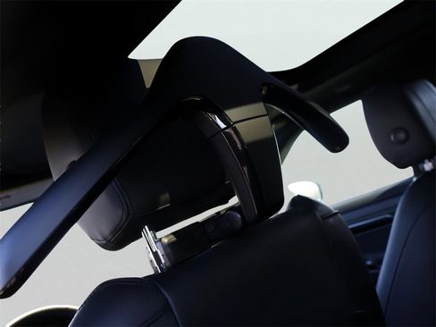 Used 2020 Land Rover Range Rover Evoque R-Dynamic HSE image 22