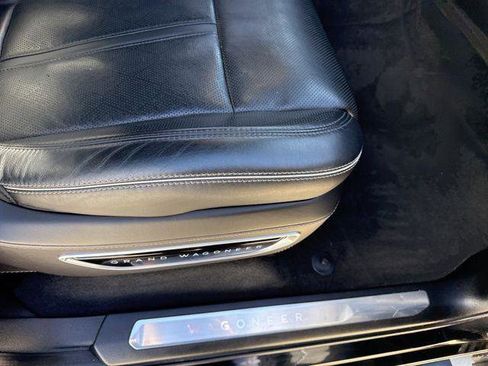 Used 2022 Jeep Grand Wagoneer Series II AWD/4WD image 42