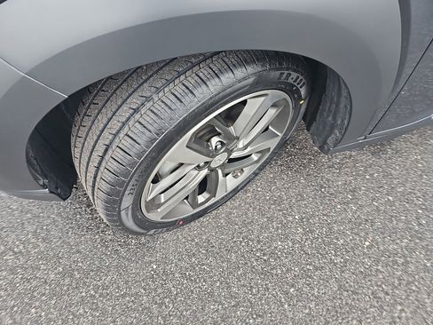 Used 2020 Hyundai Kona Limited w/ Cargo Package image 28