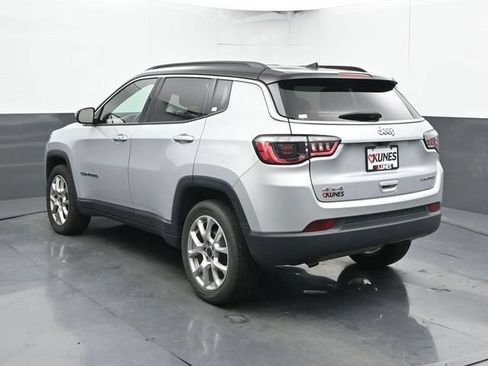 Used 2025 Jeep Compass Limited AWD/4WD image 11