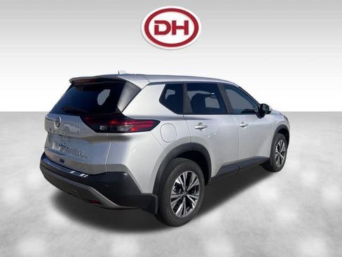 Used 2023 Nissan Rogue SV AWD/4WD image 4