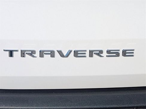 New 2026 Chevrolet Traverse LT image 11