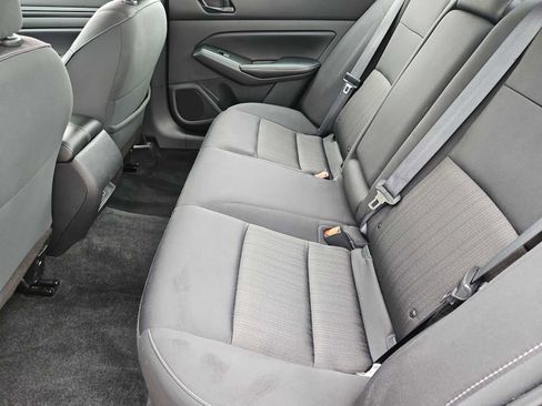 Used 2024 Nissan Altima 2.5 SV image 19