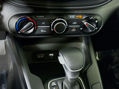 Used 2023 Kia Soul LX w/ LX Technology Package image 7