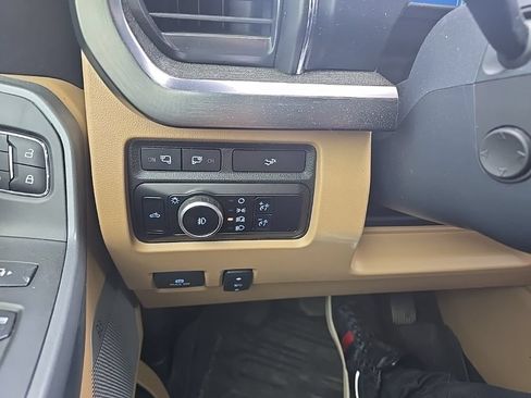 Used 2024 Ford F350 Lariat w/ Black Appearance Package AWD/4WD image 22