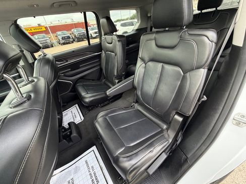 Used 2022 Jeep Grand Cherokee L Limited w/ Luxury Tech Group II AWD/4WD image 25