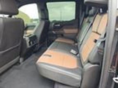 Used 2022 Chevrolet Silverado 1500 High Country w/ Technology Package AWD/4WD image 7