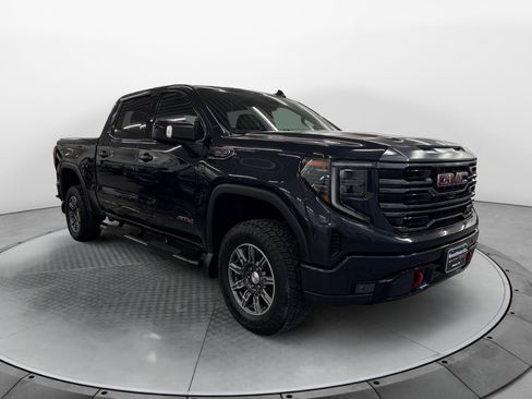Used 2024 GMC Sierra 1500 AT4 w/ AT4 Preferred Package AWD/4WD image 4