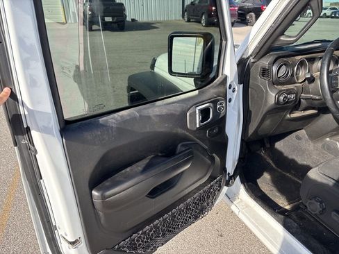 Used 2021 Jeep Wrangler Unlimited Sport image 19