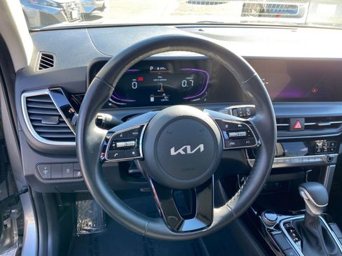 Used 2025 Kia Seltos S image 28