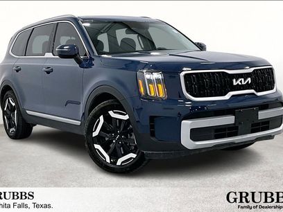 Used 2024 Kia Telluride EX w/ EX Captain's Chair Package