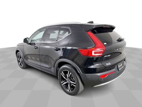 Used 2023 Volvo XC40 B5 Plus AWD/4WD image 6