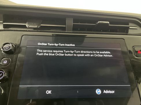 Used 2023 Chevrolet Bolt EUV LT w/ Convenience Package FWD image 20