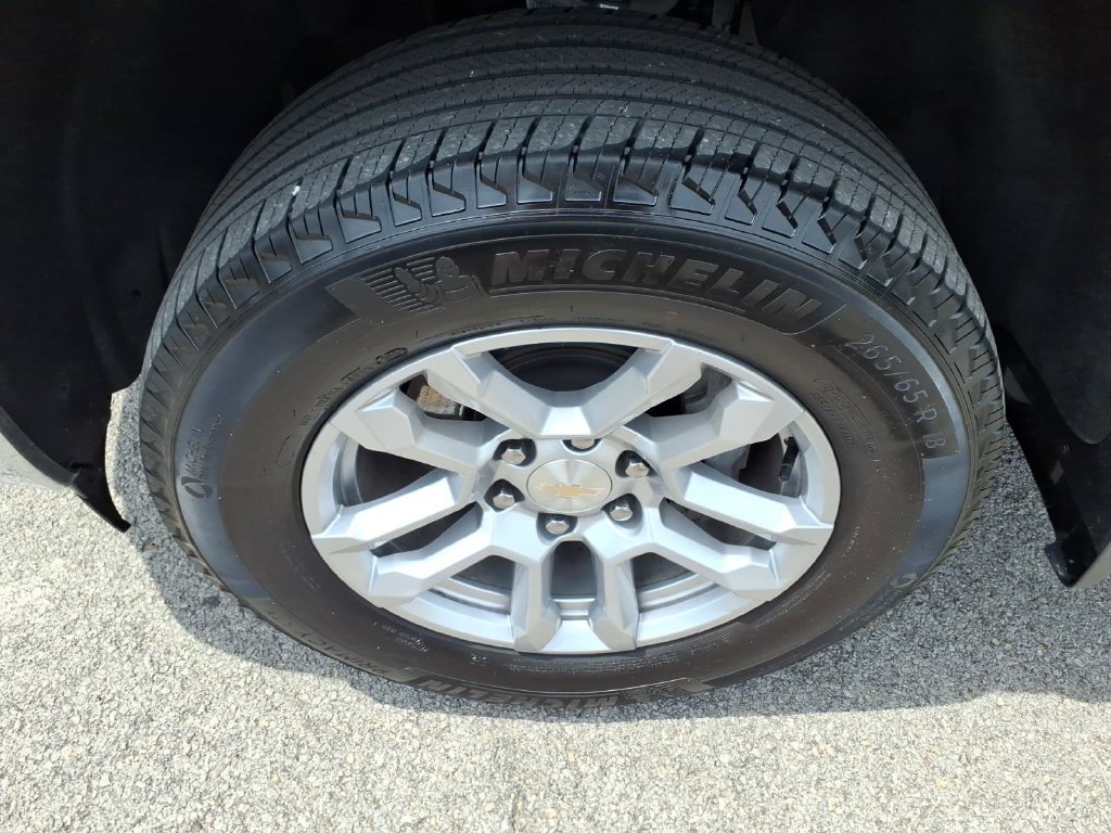 Used 2023 Chevrolet Silverado 1500 LT AWD/4WD image 5