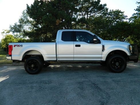 Used 2019 Ford F250 XLT w/ XLT Value Package AWD/4WD image 5