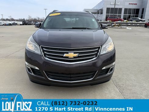 Used 2016 Chevrolet Traverse LT image 2