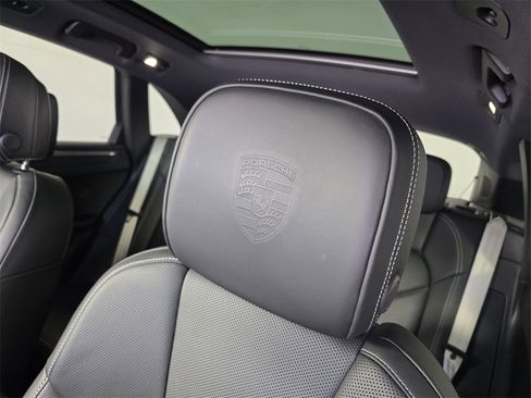 Used 2023 Porsche Macan GTS image 12