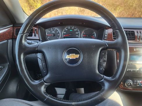 Used 2011 Chevrolet Impala LT image 14