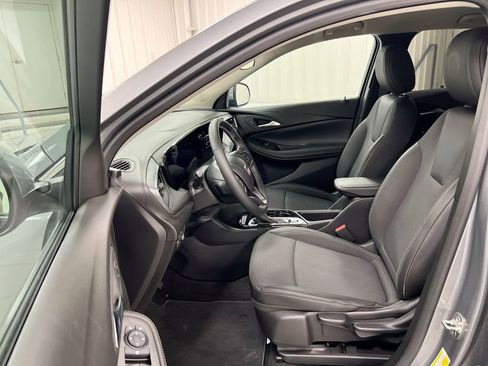 Used 2024 Buick Encore GX Preferred FWD image 19