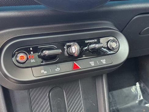 Certified 2025 MINI Cooper S image 23