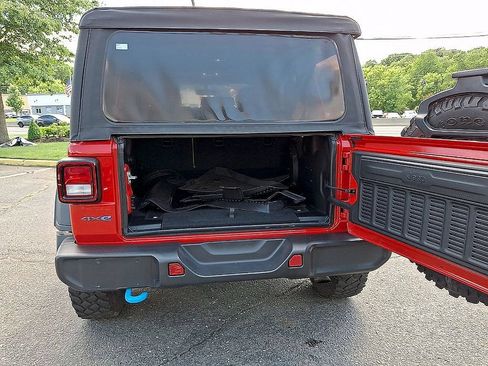 Used 2023 Jeep Wrangler Unlimited w/ Cold Weather Group AWD/4WD image 29