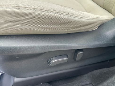 Used 2019 Subaru Ascent Premium w/ Popular Package #3 image 18