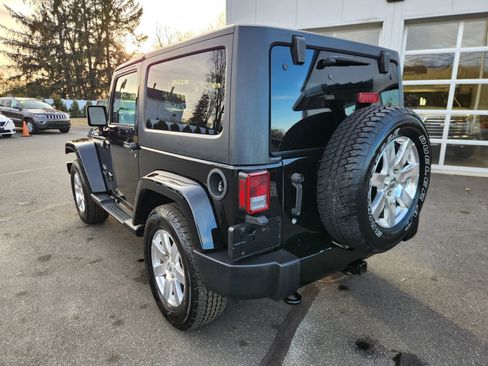 Used 2017 Jeep Wrangler Sahara image 10