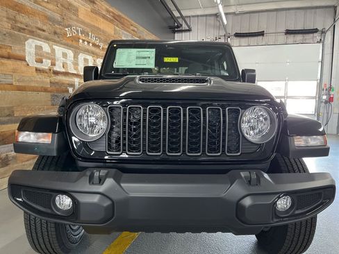 New 2026 Jeep Gladiator Sport image 25