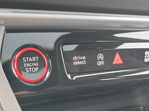Certified 2025 Audi SQ5 Premium Plus AWD/4WD image 23