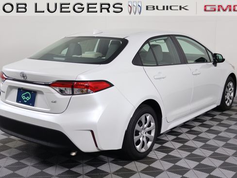 Used 2026 Toyota Corolla LE FWD image 5