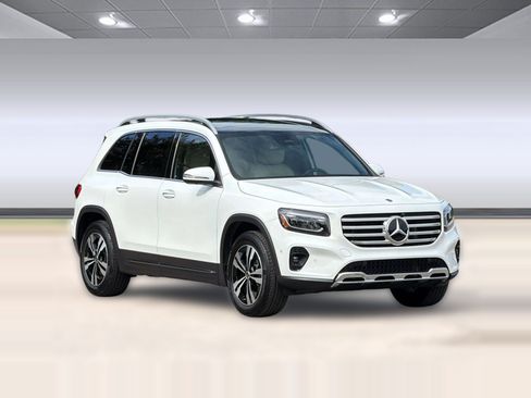 Certified 2026 Mercedes-Benz GLB 250 4MATIC image 7