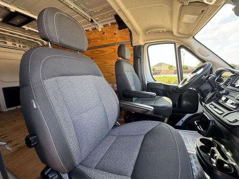 Used 2025 RAM ProMaster 2500 w/ Convenience Group image 29