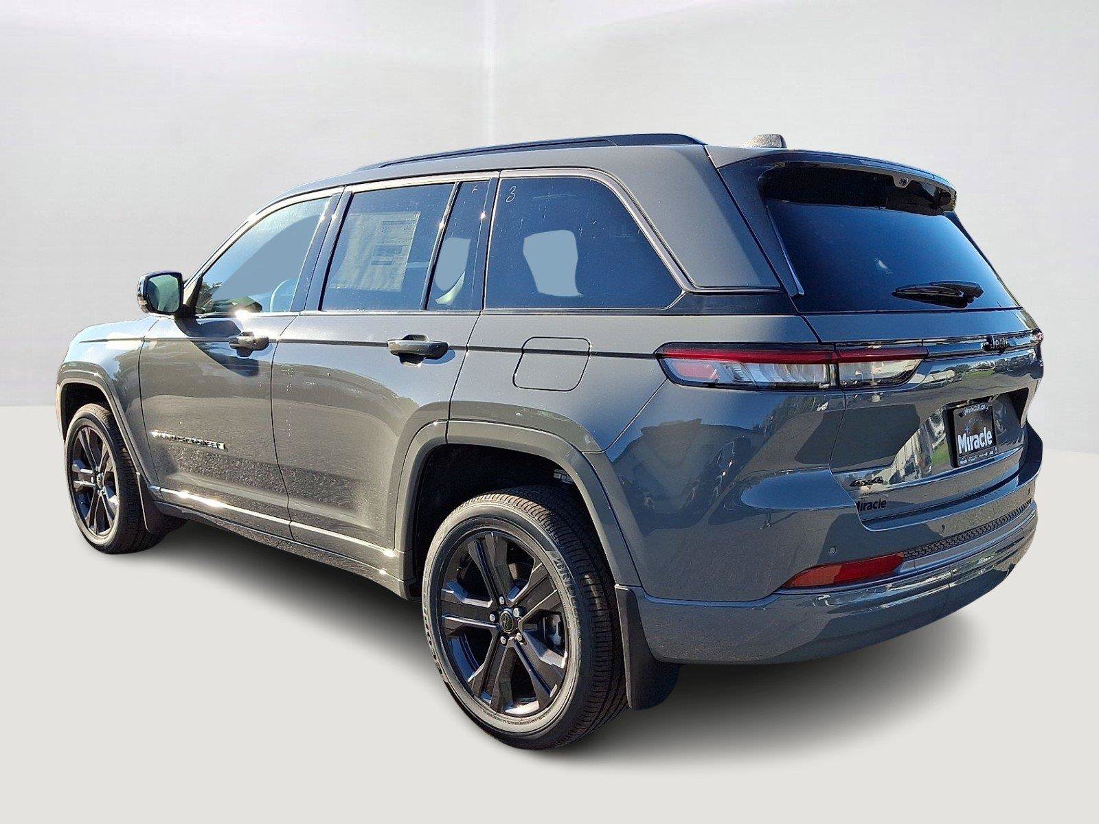 New 2027 Jeep Grand Cherokee Limited AWD/4WD image 4
